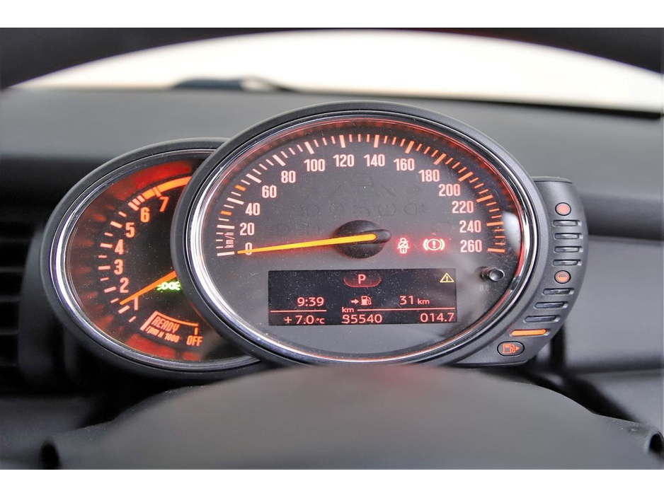 2016 MINI Hatch - image 18