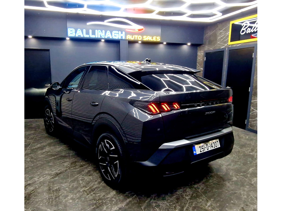 2025 Peugeot 3008 1.2 MHEV PureTech 136bhp eDCS6 Allure €35,950