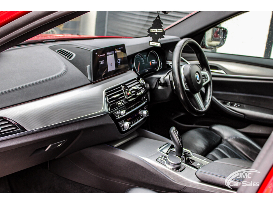 2018 BMW 5 Series - image 20