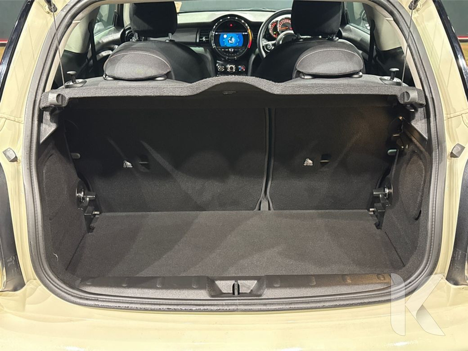 2019 MINI One - image 11