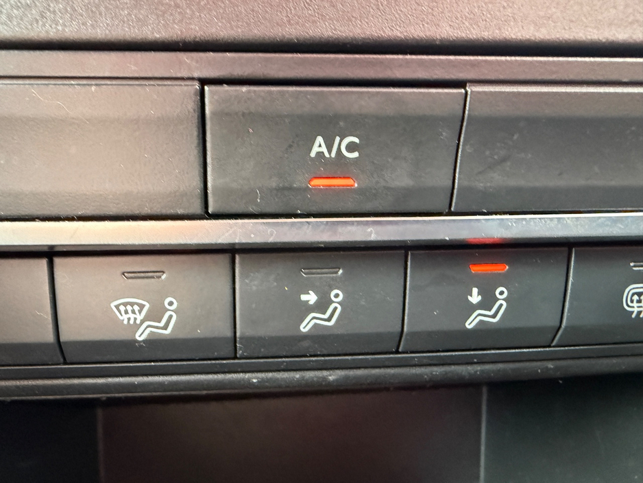 2023 Citroen Berlingo - image 8