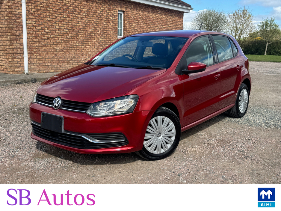 2015 Volkswagen Polo - image 2