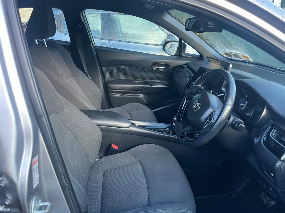 2018 Toyota C-HR 1.8 HYBRID LUNA €18,450