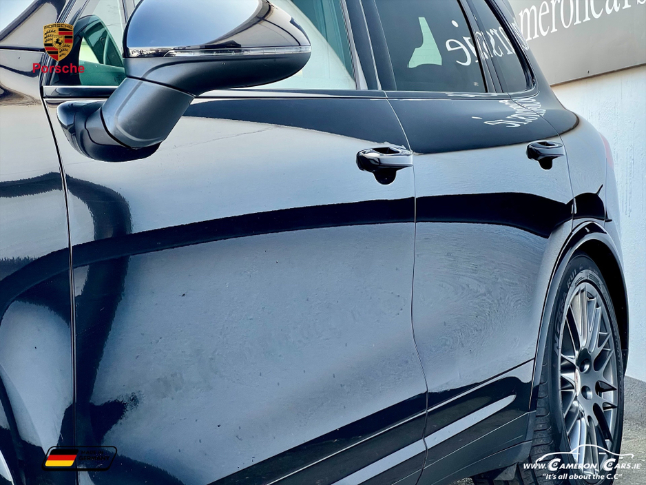 2017 Porsche Cayenne - image 28