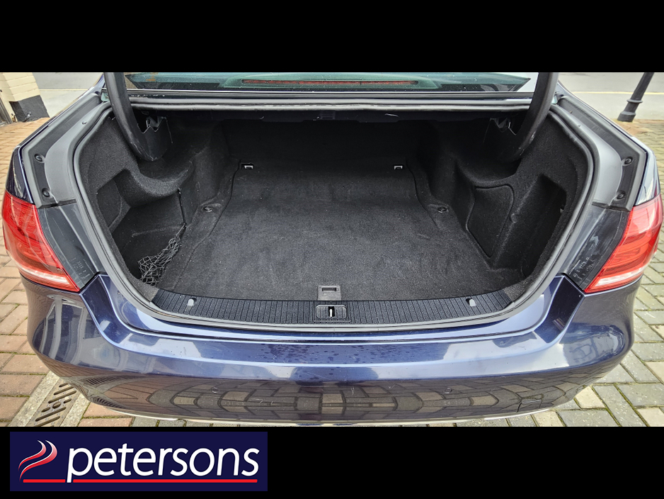 2016 Mercedes-Benz E Class - image 8