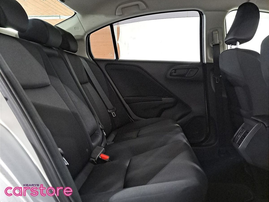 2016 Honda Grace GRACE DAA-GM4 4 DR AUTO €13,880