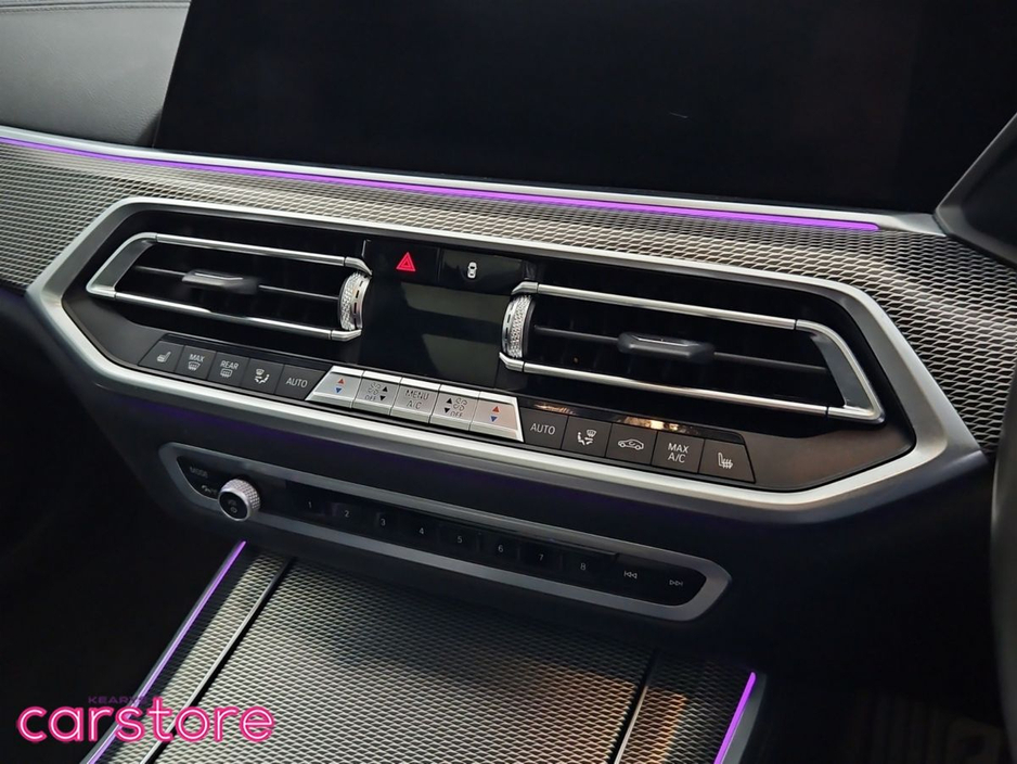 2020 BMW X5 - image 25