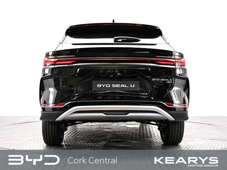 2025 BYD Seal U DM-i BOOST FWD DEMO MODEL €39,990