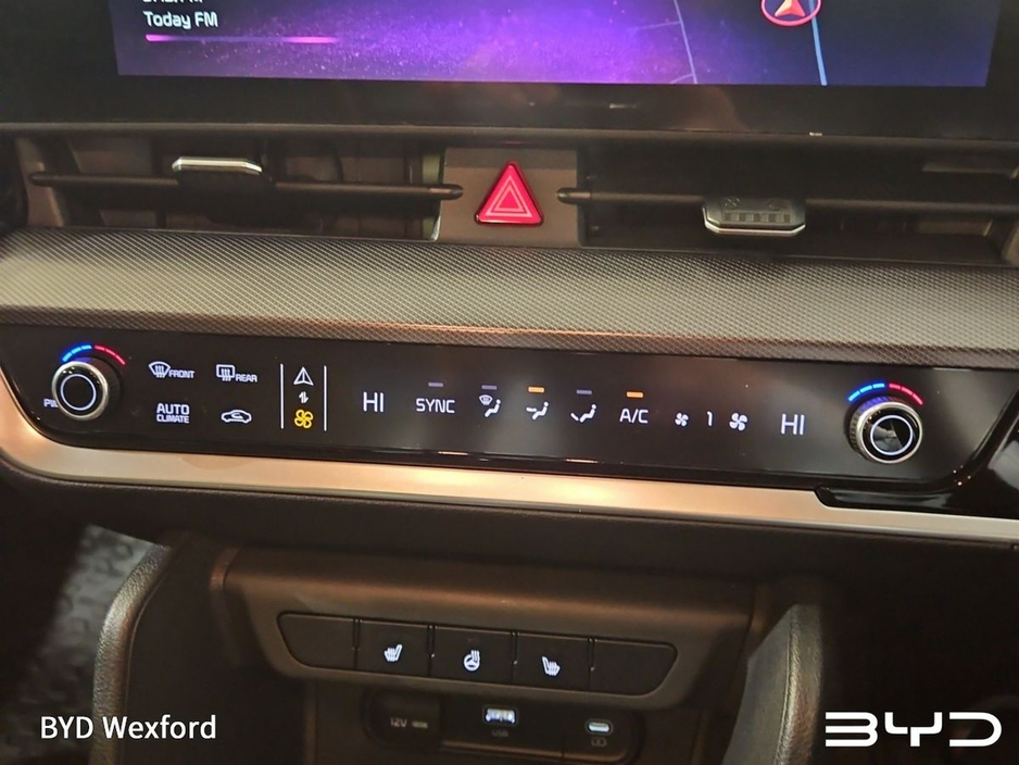 2022 Kia Sportage - image 11