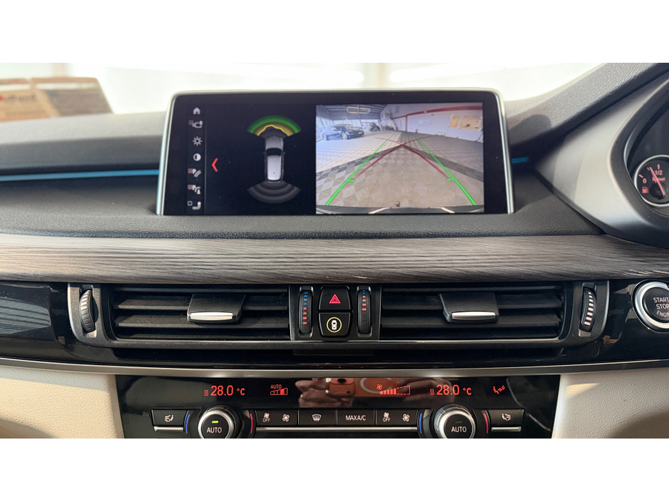 2018 BMW X5 - image 8