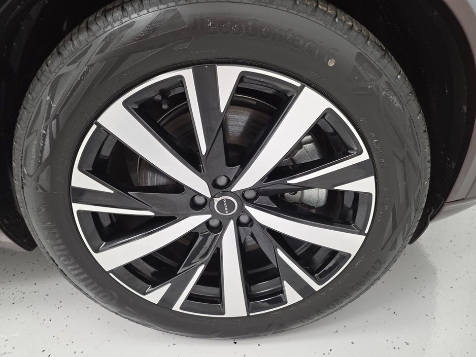 2025 Volvo XC90 - image 10