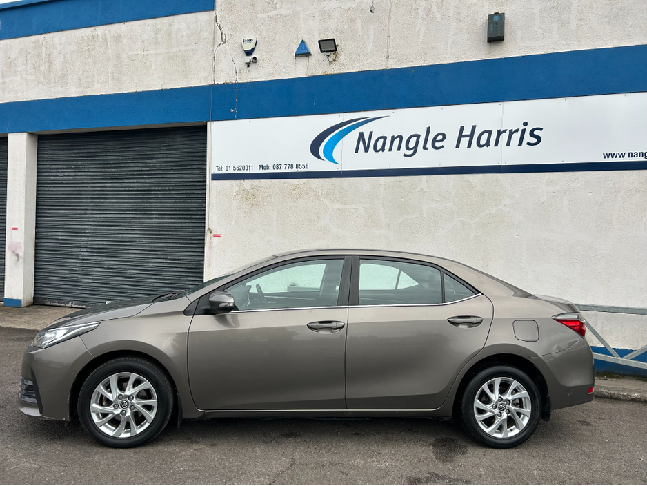 2017 Toyota Corolla 1.33 LUNA . ONE OWNER. TRADE IN WELCOME. www.nangleharris.ie. ALL CARS CHECKED WITH MOTORCHECK.IE CALL 01 5620011 €9,900