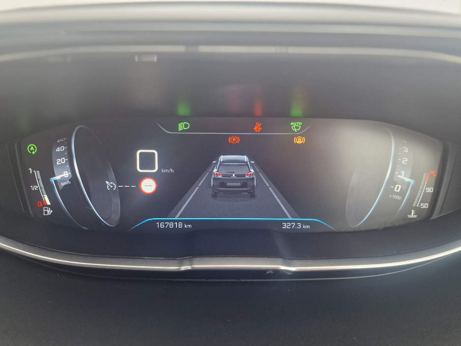 2018 Peugeot 5008 - image 11