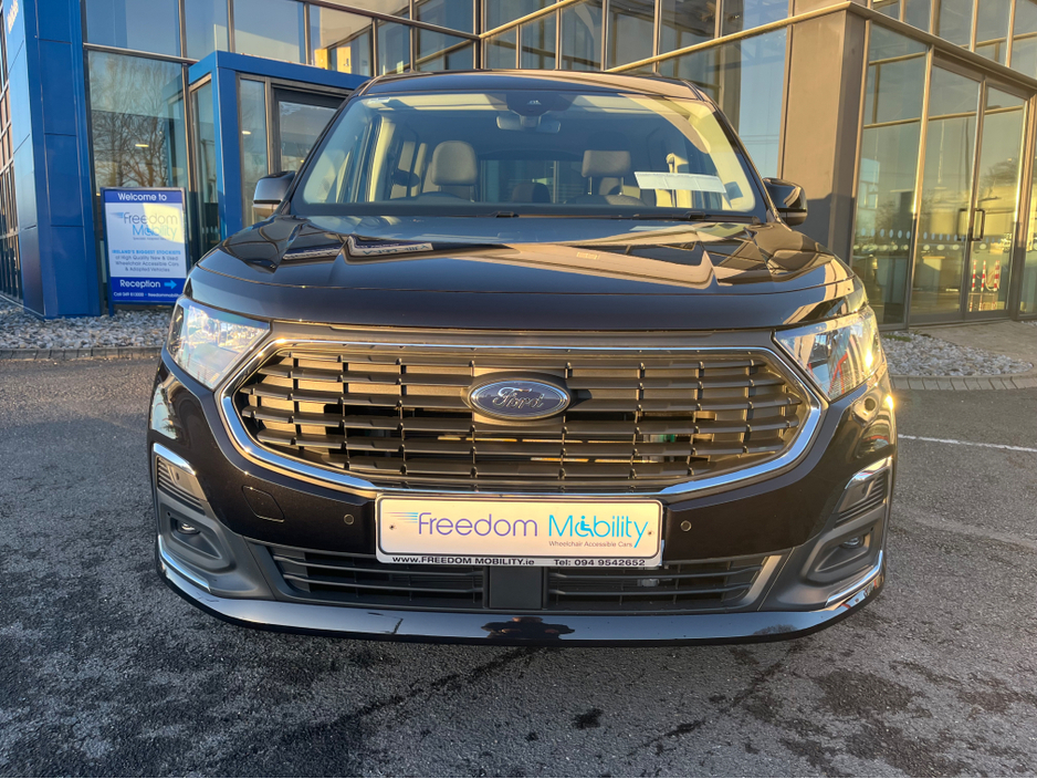 2026 Ford Tourneo Connect Titanium Auto, Wheelchair Accessible €43,404