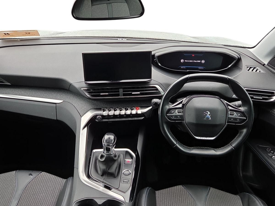 2022 Peugeot 3008 - image 5