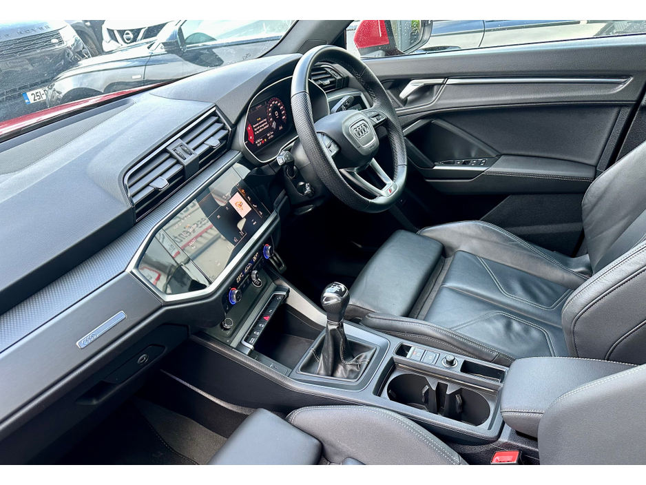 2024 Audi Q3 - image 3