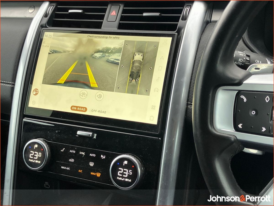 2024 Land Rover Discovery - image 18