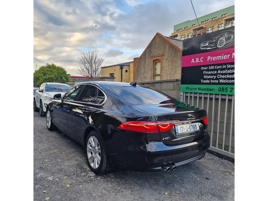2017 Jaguar XF - image 6
