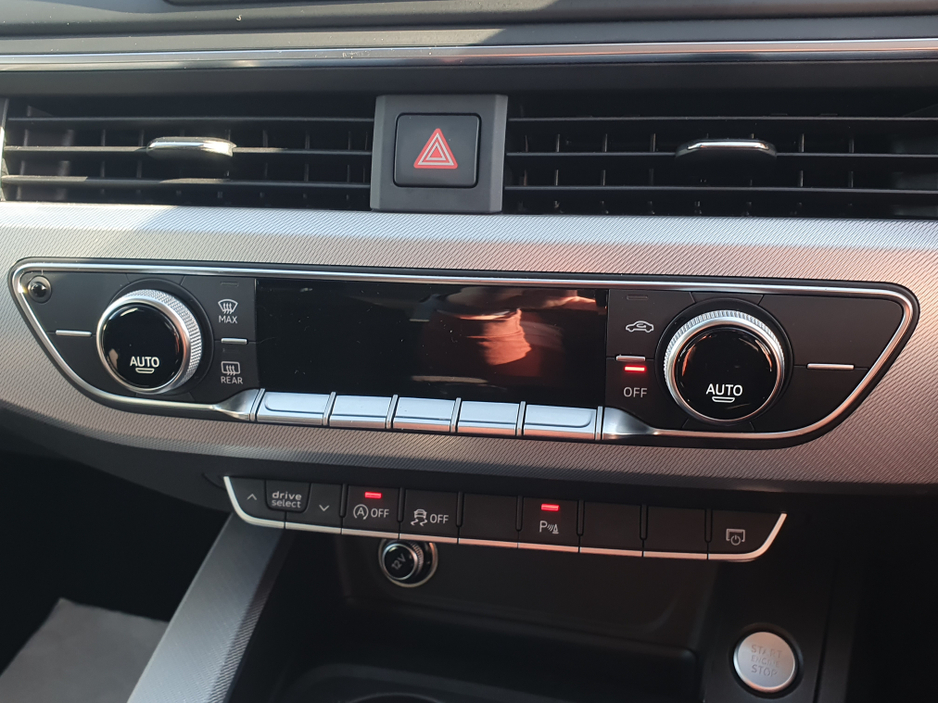 2016 Audi A4 - image 21