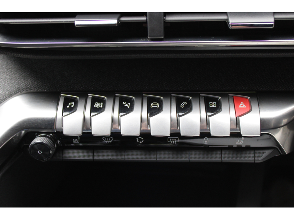 2020 Peugeot 5008 - image 15