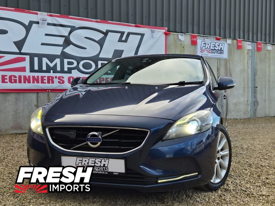 2015 Volvo V40 - image 28