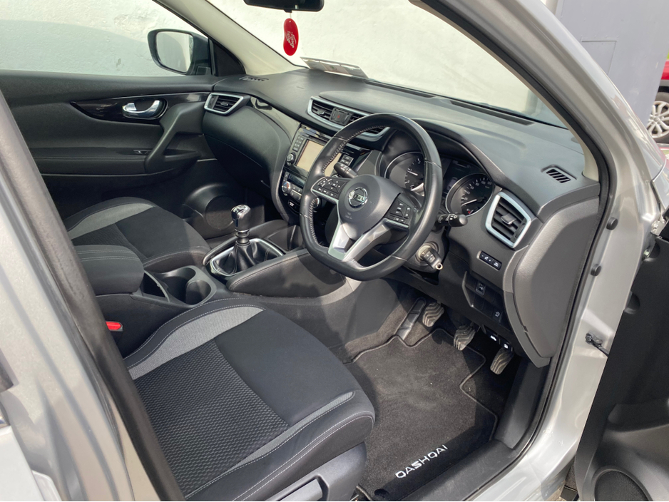 2018 Nissan Qashqai - image 5