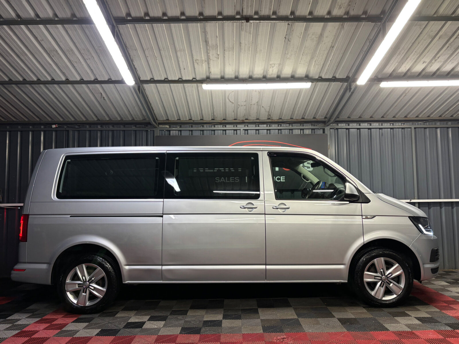 2019 Volkswagen Transporter Shuttle - image 6