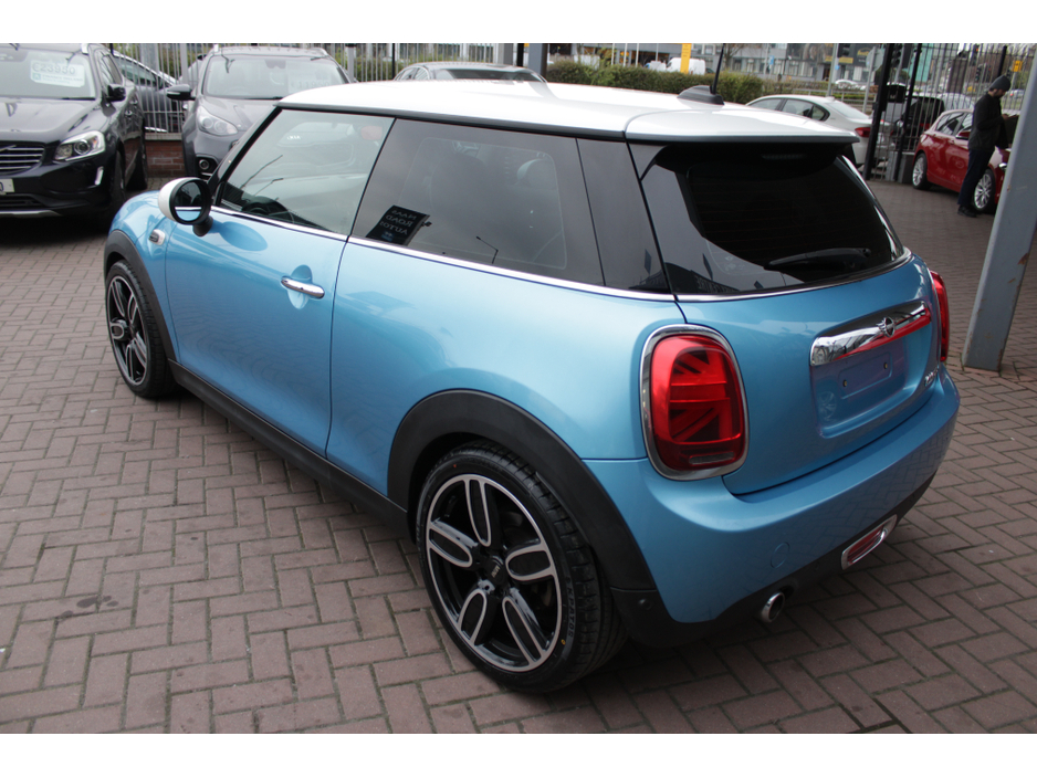 2018 MINI Cooper - image 6