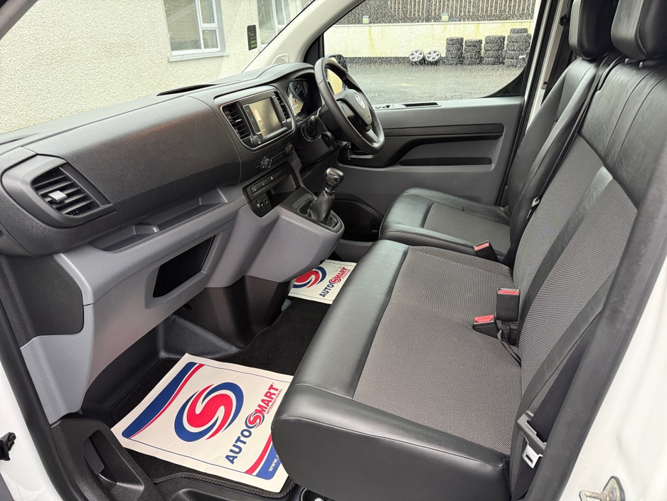 2021 Opel Vivaro 3100 DYNAMICS S/S L2H1 **2.0 120 BHP**NO VAT**LWB**FSH**ONE UK OWNER**MINT** €14,750