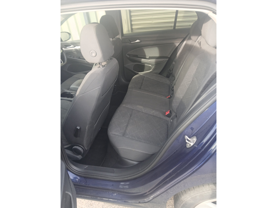 2023 Volkswagen Golf 2.0 TDI 115HP Life €24,995