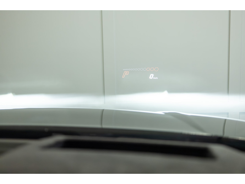 2021 Lamborghini Urus - image 17