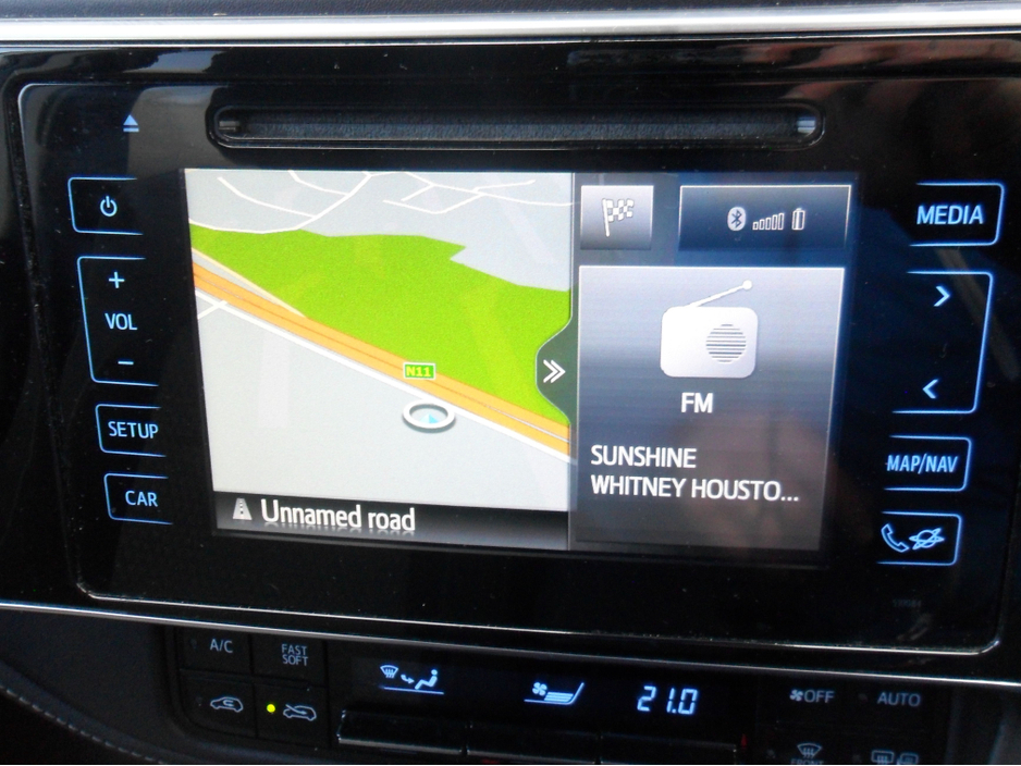 2018 Toyota Auris - image 17