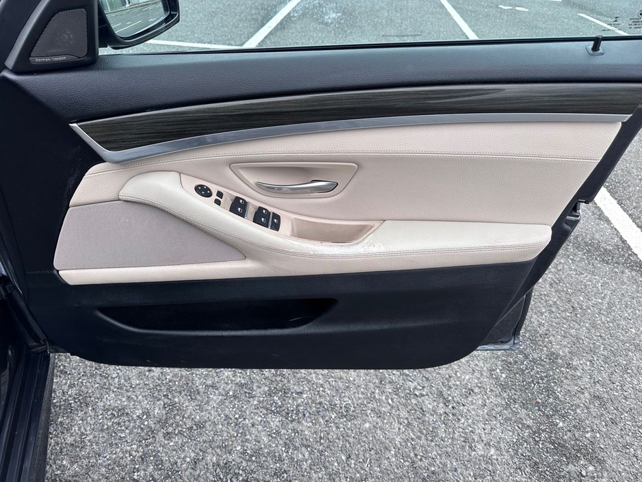 2015 BMW 5 Series - image 13