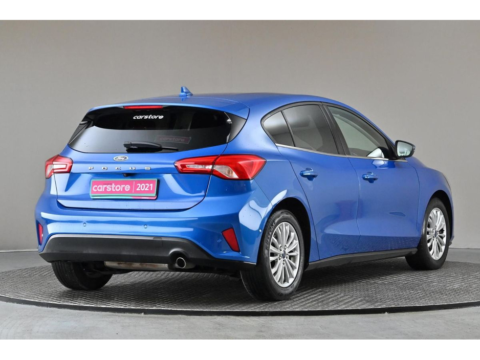 2021 Ford Focus - image 9