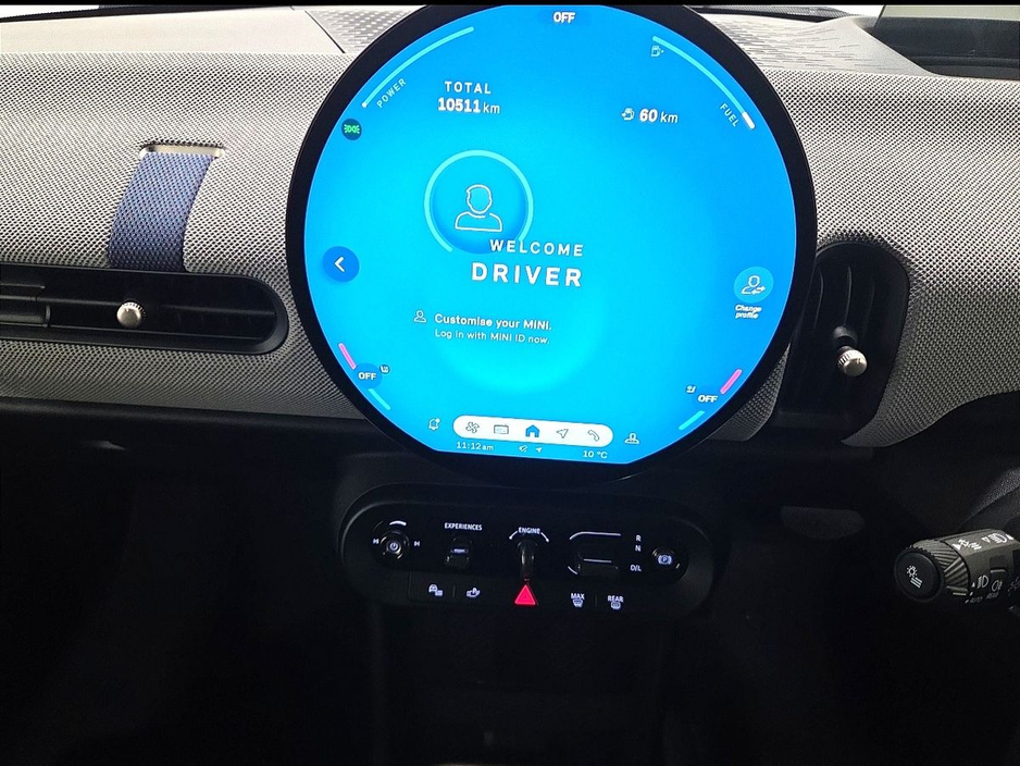 2024 MINI Hatch - image 19