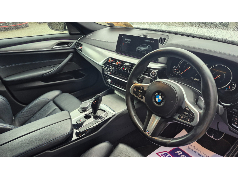 2018 BMW 5 Series - image 17