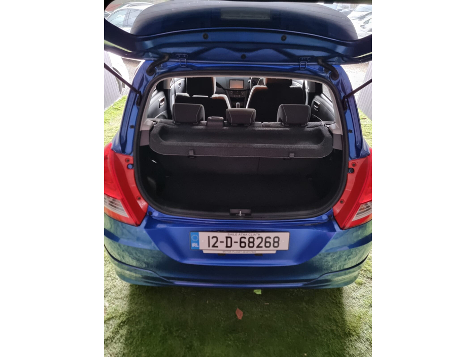 2012 Suzuki Swift - image 7
