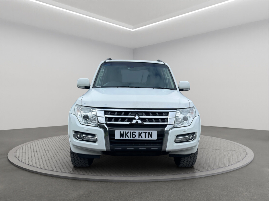 2016 Mitsubishi Shogun 