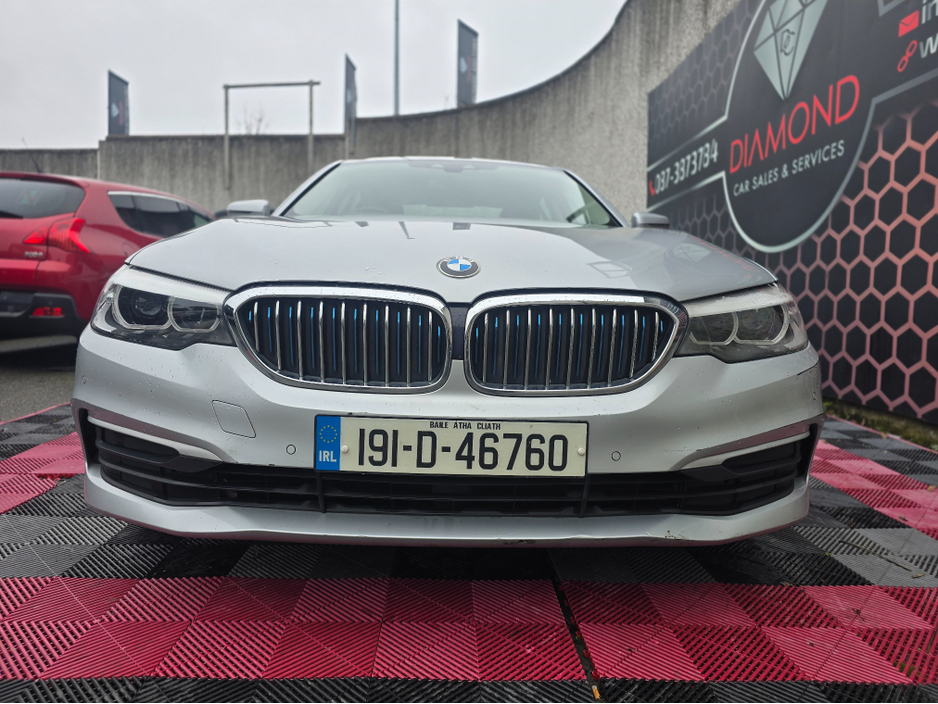2019 BMW 5 Series - image 8