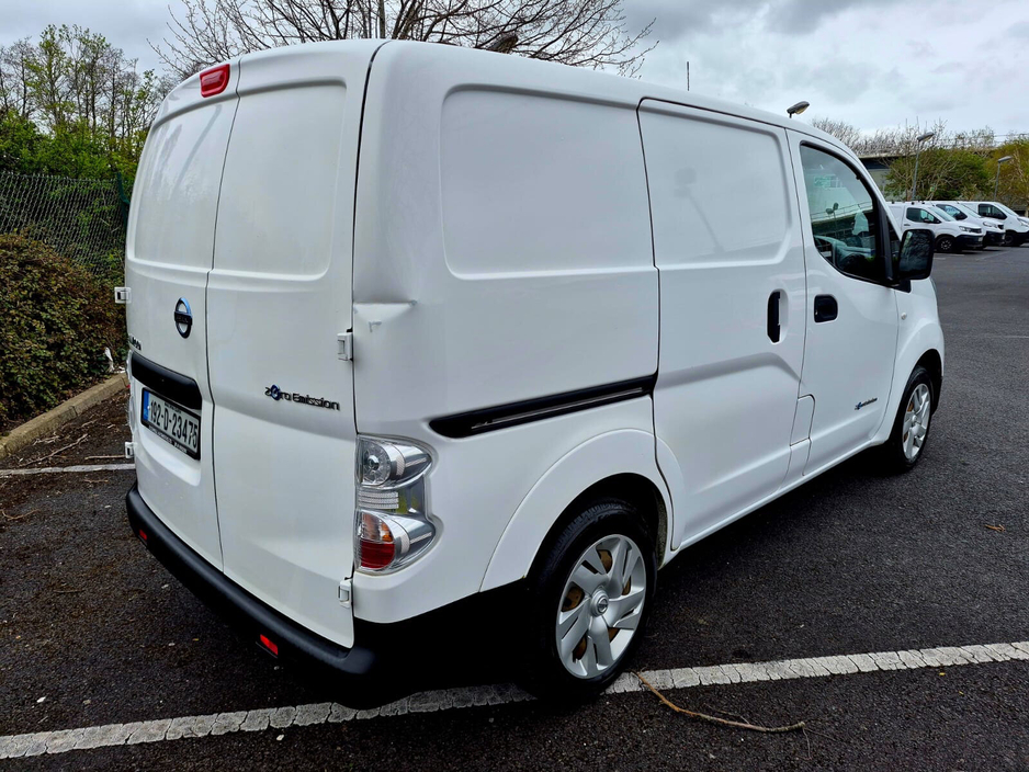 2019 Nissan NV200 - image 5