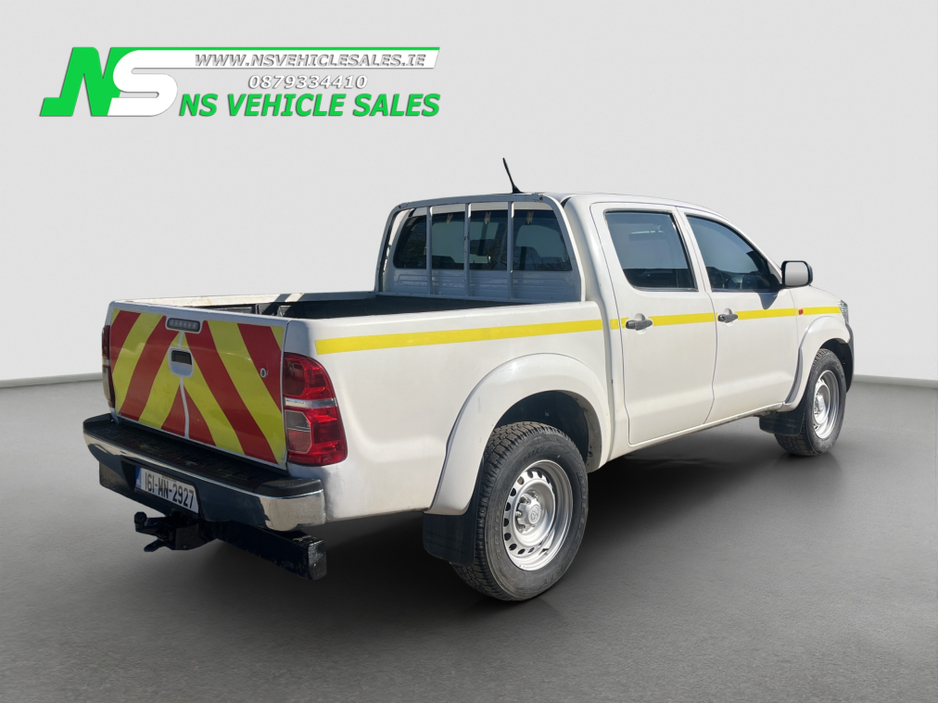 2016 Toyota Hilux - image 5