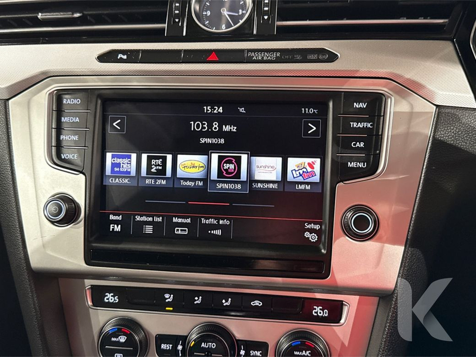 2016 Volkswagen Passat - image 19