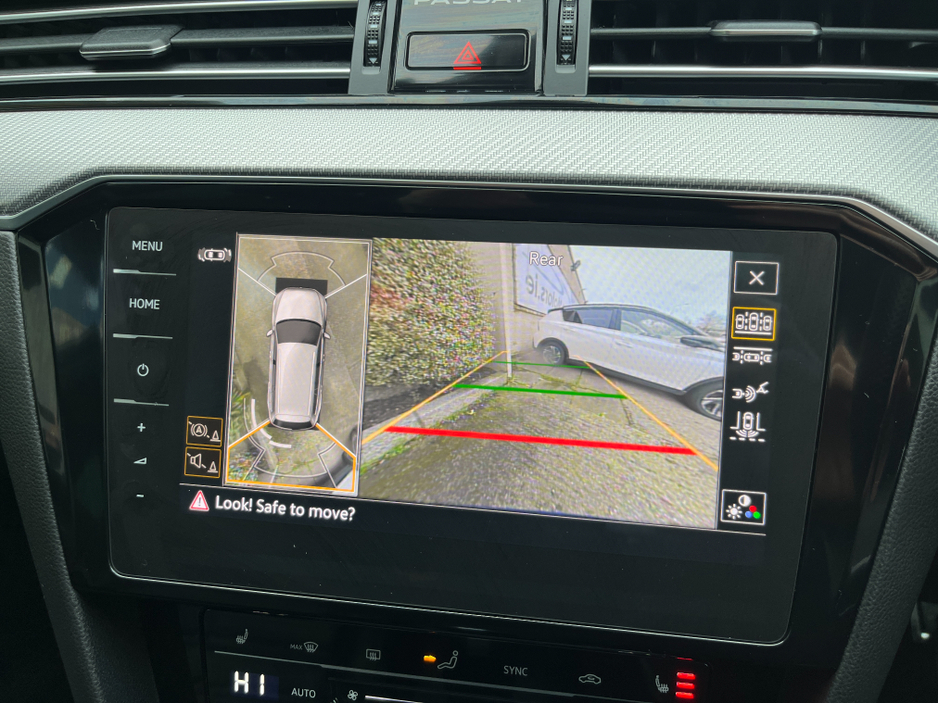 2021 Volkswagen Passat - image 24