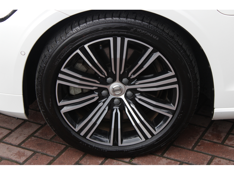 2020 Volvo S60 - image 28