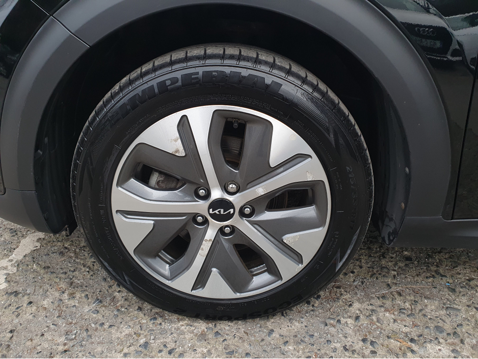 2022 Kia Niro - image 7