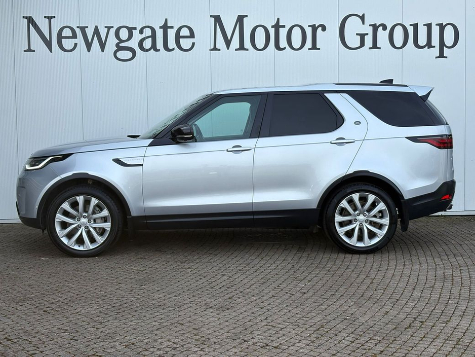 2024 Land Rover Discovery - image 8