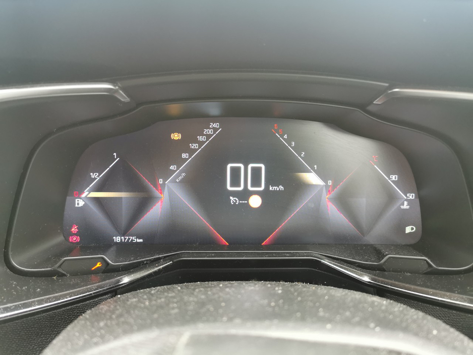 2008 DS Automobiles DS 7 - image 3