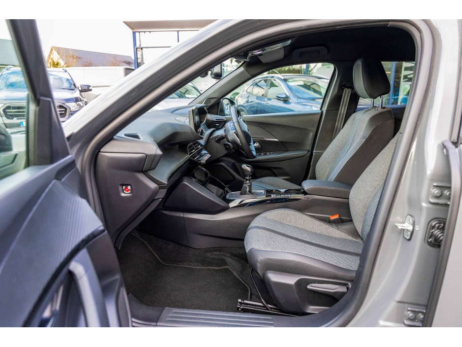 2025 Peugeot 2008 2025 Peugeot 2008 1.2 Puretech 100bhp Allure