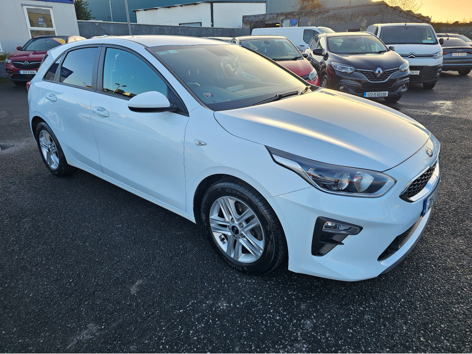 2021 Kia Ceed - image 2