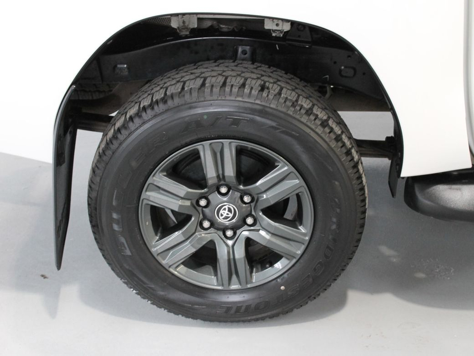 2024 Toyota Hilux 2.8 SR5 Double CAB 4DR €48,999